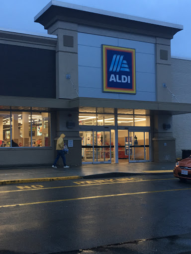 Supermarket «ALDI», reviews and photos, 630 Fellsway, Medford, MA 02155, USA