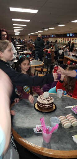 Bowling Alley «Palos Lanes Bowling Center», reviews and photos, 11025 SW Hwy, Palos Hills, IL 60465, USA