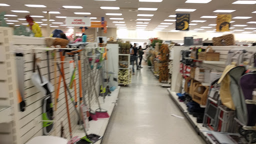 Department Store «HomeGoods», reviews and photos, 309 Great Rd, Bedford, MA 01730, USA