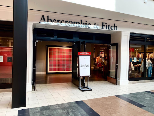 Abercrombie & Fitch, 21100 Dulles Town Cir #131, Dulles, VA 20166, USA, 