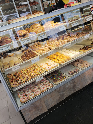 Donut Shop «Golden Donuts», reviews and photos, 34155 Harper Ave, Charter Twp of Clinton, MI 48035, USA