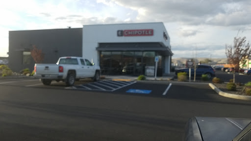 Mexican Restaurant «Chipotle Mexican Grill», reviews and photos, 1905 S 1st St, Yakima, WA 98903, USA