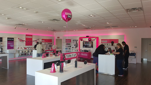 Cell Phone Store «T-Mobile», reviews and photos, 1207 MacDade Blvd Suite 120, Collingdale, PA 19023, USA