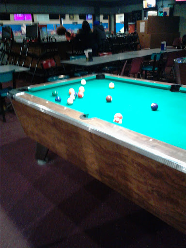 Bowling Alley «Plum Hollow Lanes», reviews and photos, 21900 W Nine Mile Rd, Southfield, MI 48075, USA