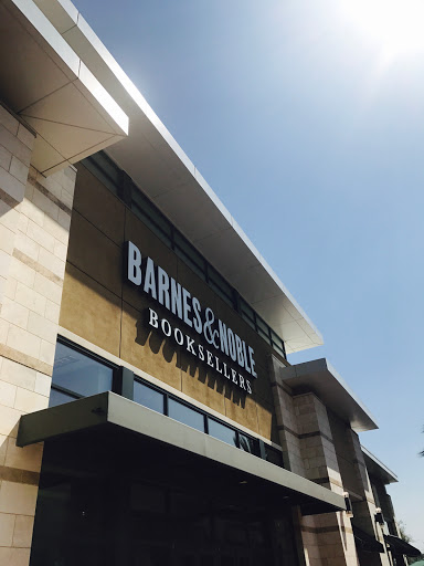 Barnes & Noble image