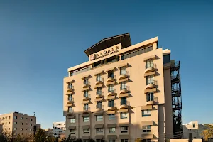 AlQasr Metropole Hotel image