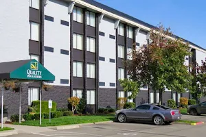 Quality Inn & Suites Everett image