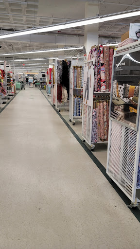 Shopping Mall «Midway Shopping Center», reviews and photos, 1001 Central Park Ave, Scarsdale, NY 10583, USA