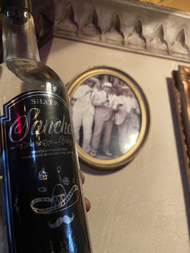 Liquor Store «Tenth Avenue Liquor Store», reviews and photos, 925 SW 10th Ave, Portland, OR 97205, USA