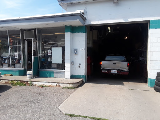 Auto Body Shop «Tech Heng Auto Body», reviews and photos, 51 Westford St, Lowell, MA 01851, USA