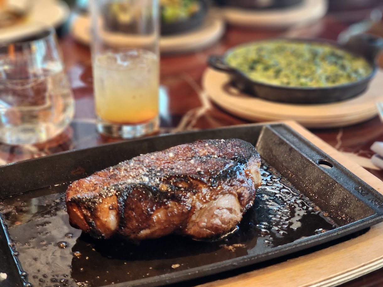 PRIME Mēt Steakhouse + Rooftop Lounge