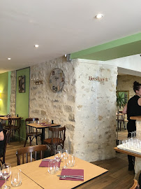 Atmosphère du Restaurant français La Petite Ardoise à Fontainebleau - n°1