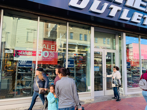 Shoe Store «SKECHERS Factory Outlet», reviews and photos, 163-11 Jamaica Ave, Jamaica, NY 11432, USA