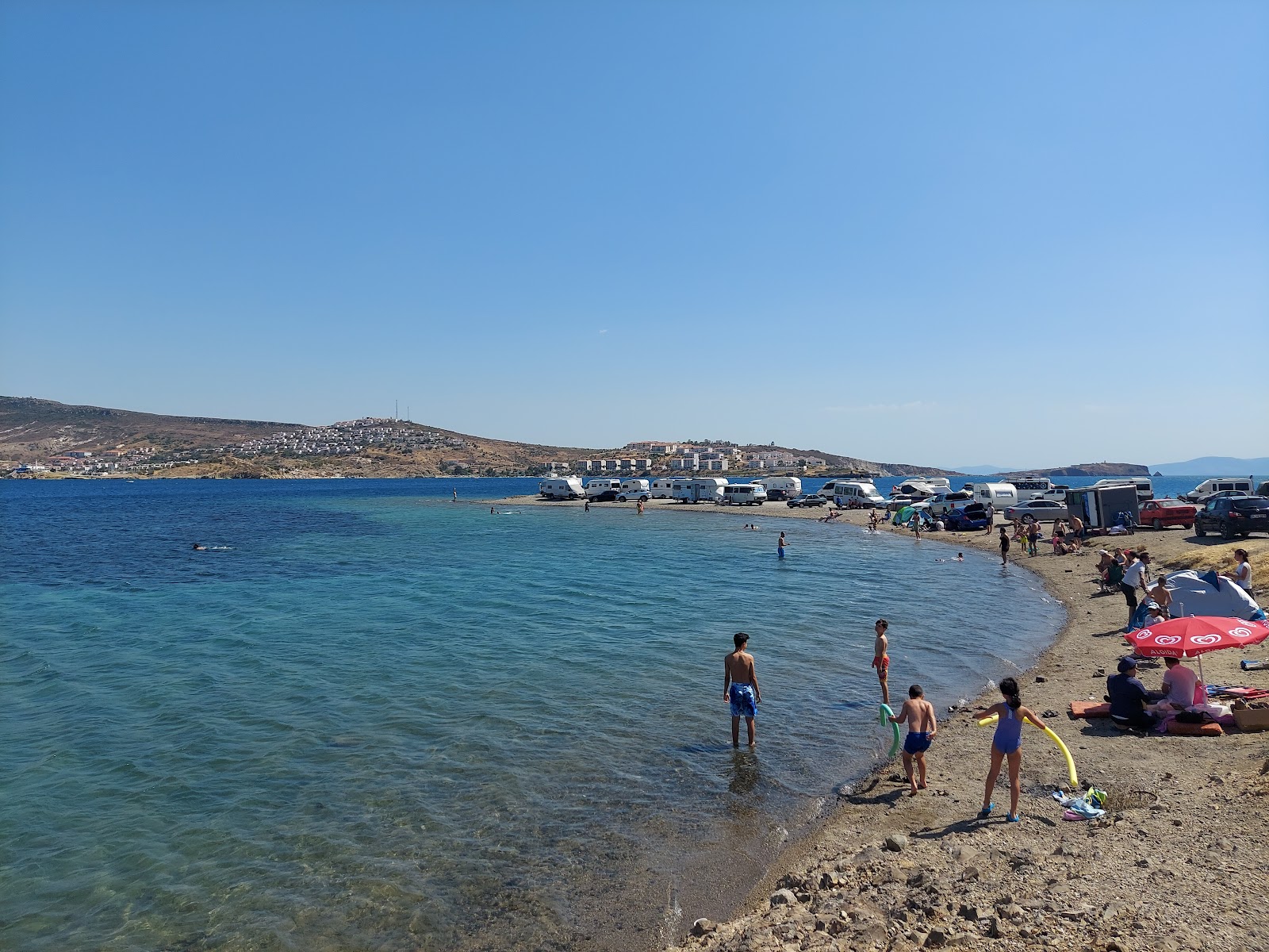 Foto von Ingiliz Burnu Beach mit grauer sand & felsen Oberfläche
