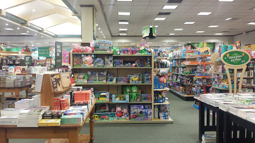 Book Store «Barnes & Noble», reviews and photos, 1212 Greenbrier Pkwy, Chesapeake, VA 23320, USA