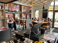 Atmosphère du Les Gens Heureux - Restaurant Café Boutique et Epicerie fine à Renaison - n°5