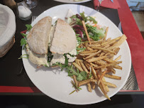 Sandwich au poulet du Restaurant chilien Amor Y Pan à Montreuil - n°9
