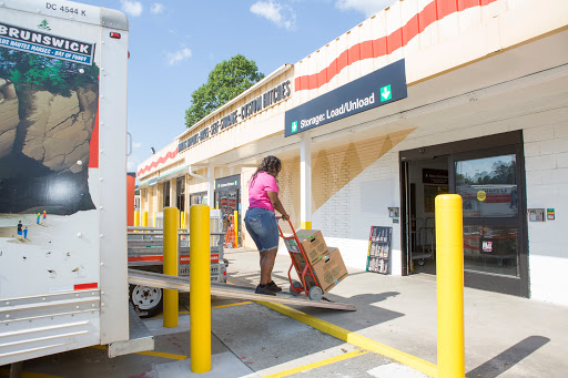 Truck Rental Agency «U-Haul Moving & Storage of Forest Park», reviews and photos, 4374 Thurman Rd, Forest Park, GA 30297, USA