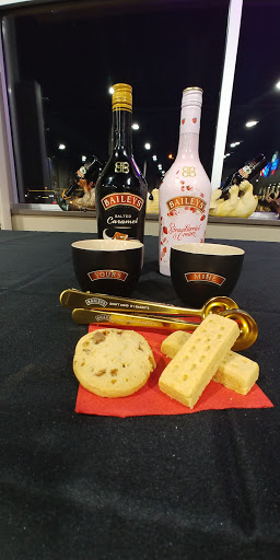 State Liquor Store «Springboro Wine & State Liquor», reviews and photos, 281 W Central Ave, Springboro, OH 45066, USA