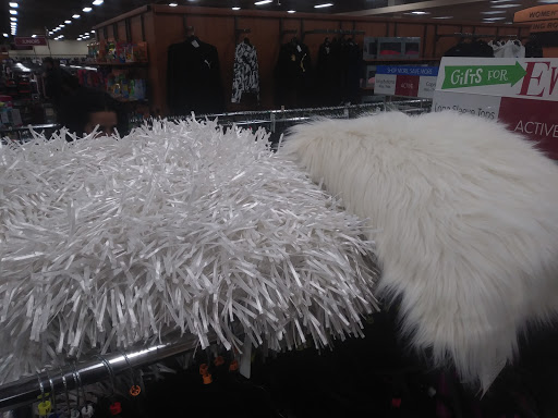 Shopping Mall «Townline Square Shopping Center», reviews and photos, 533 S Broad St, Meriden, CT 06450, USA