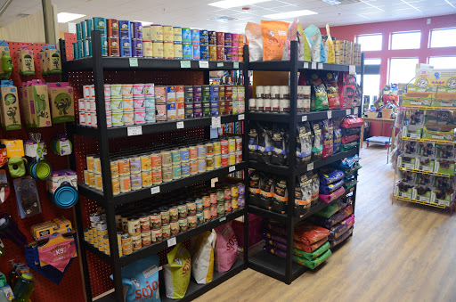 Pet Supply Store «Leash on Life, Pet Supplies», reviews and photos, 650 Pacha Pkwy #5, North Liberty, IA 52317, USA