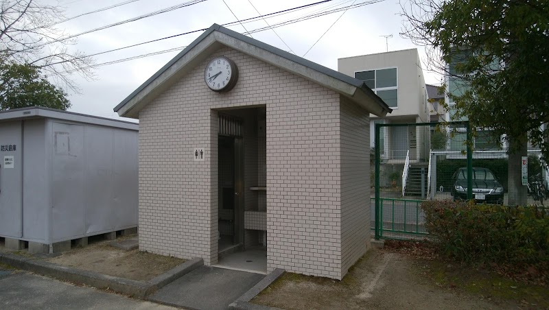植田鴻ノ巣公園公衆トイレ