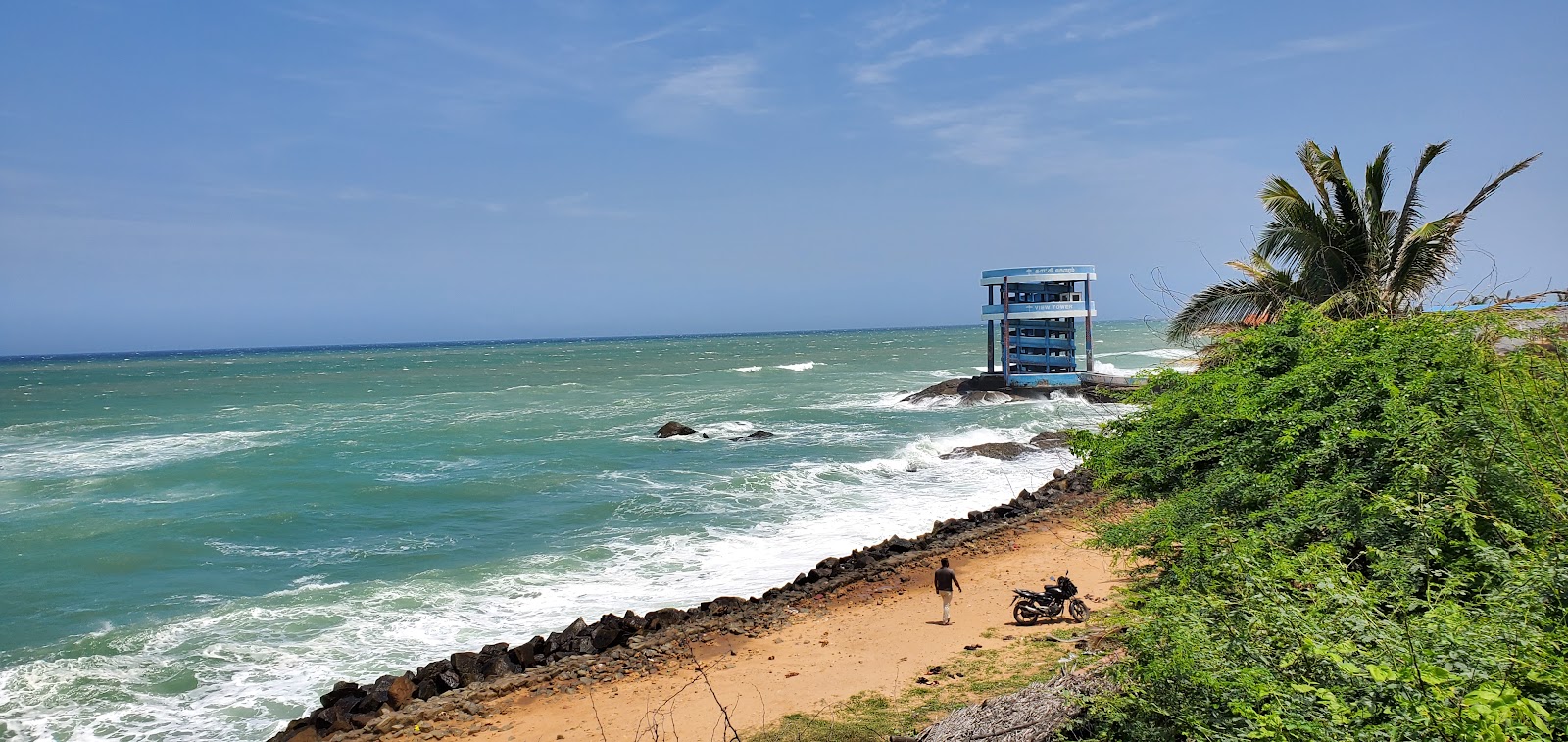 Foto von Kanyakumari Park Beach mit eine gerade küstenlinie