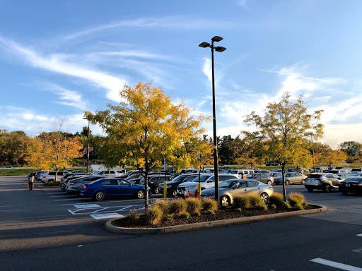 Shopping Mall «Gateway Shopping Center», reviews and photos, 221 E Swedesford Rd, Wayne, PA 19087, USA