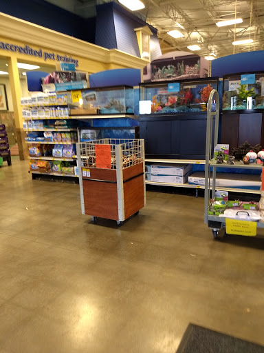 Pet Supply Store «PetSmart», reviews and photos, 11501 Metcalf Ave, Overland Park, KS 66210, USA