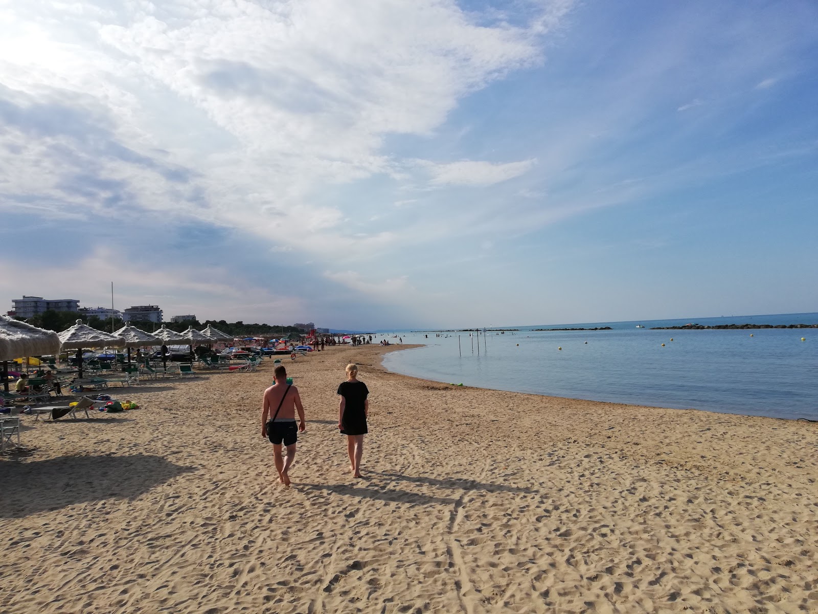 Montesilvano Beach'in fotoğrafı - rahatlamayı sevenler arasında popüler bir yer