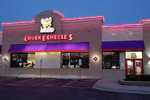 Chuck E. Cheese image