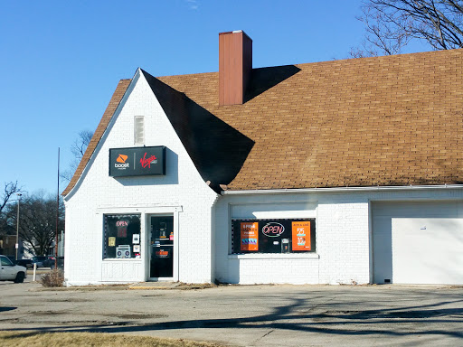 Cell Phone Store «Boost Mobile Premier Store», reviews and photos, 1602 1st Ave NE, Cedar Rapids, IA 52402, USA
