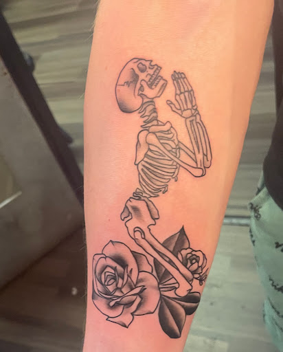 Explore line tattoo ideas, creative tattoo ideas in Orange Park, available at Big City Tattoo and Piercing