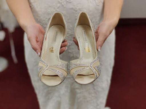 Bridal Shop «SGE Bridal Boutique», reviews and photos, 1020 N Hamilton Rd, Gahanna, OH 43230, USA