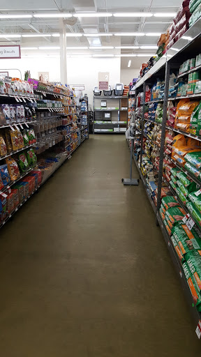 Pet Supply Store «Pet Supplies Plus», reviews and photos, 105 E Ogden Ave, Westmont, IL 60559, USA