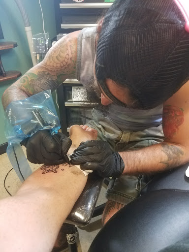 Tattoo Shop «Wicked Parrot Tattoo», reviews and photos, 1085 Colington Rd, Kill Devil Hills, NC 27948, USA