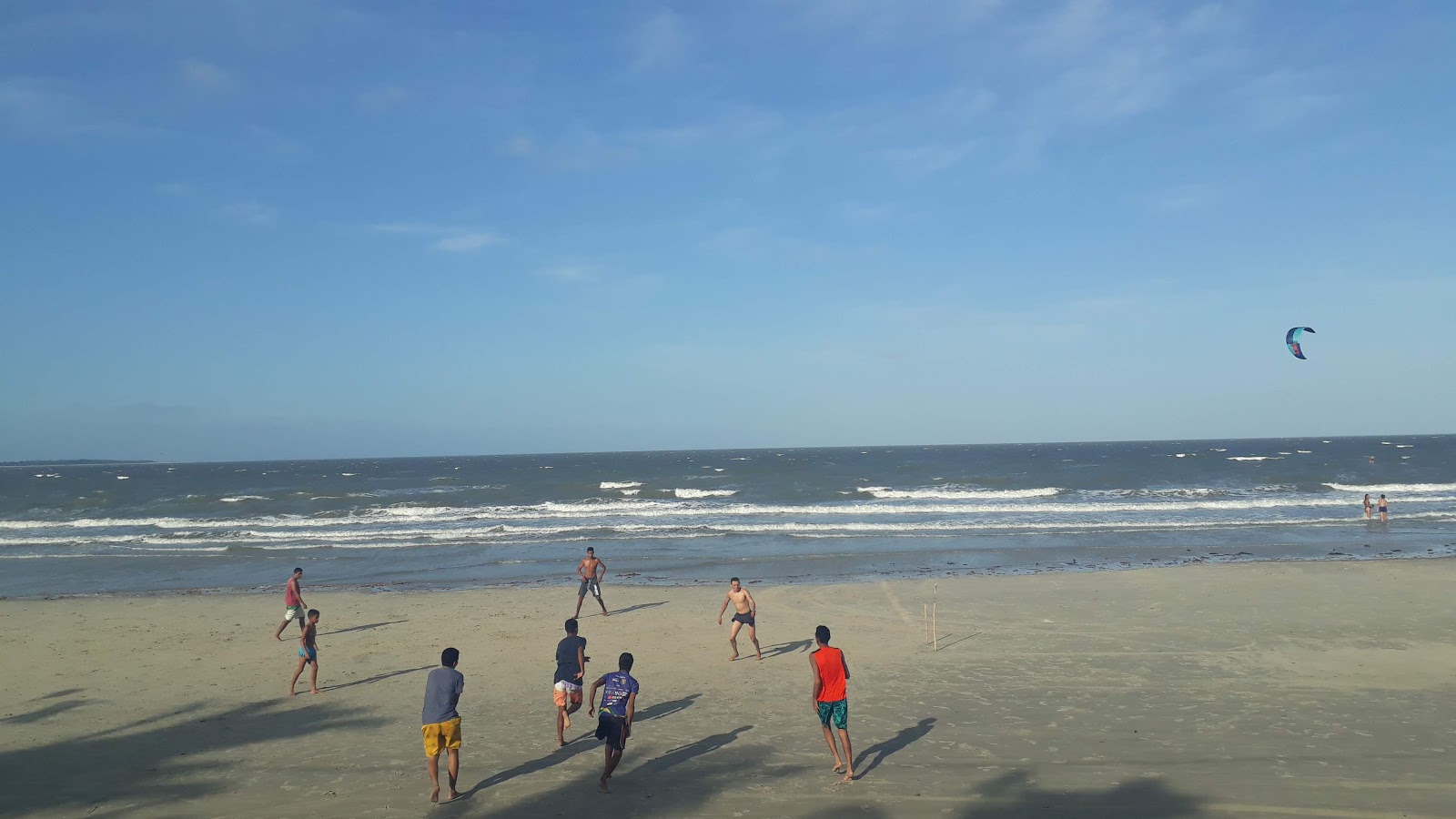 Praia do Panaquatira的照片 带有碧绿色纯水表面