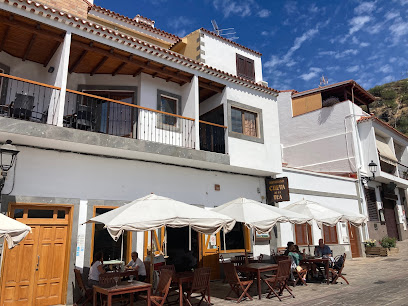 Cueva De La Tea Restaurant - Calle Dr. Domingo Hernández Guerra, 21, 35360 Tejeda, Las Palmas, Spain