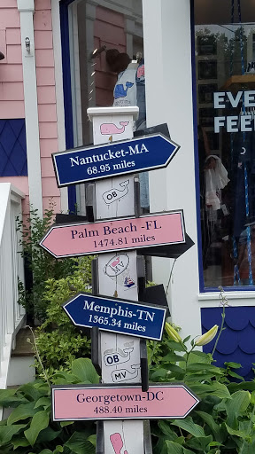 Clothing Store «Vineyard Vines», reviews and photos, 56 Narragansett Ave, Oak Bluffs, MA 02557, USA