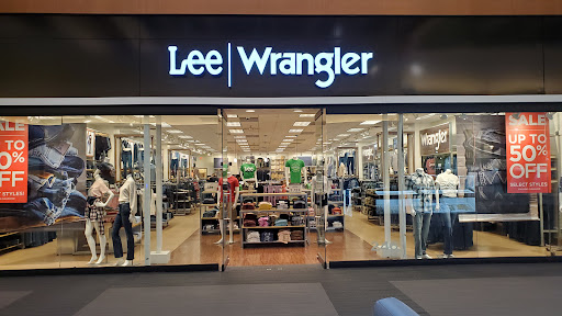 Outlet Store «VF Outlet», reviews and photos, 3000 Grapevine Mills Pkwy, Grapevine, TX 76051, USA