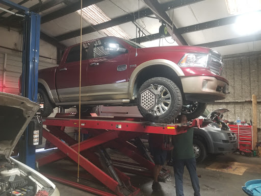 Auto Repair Shop «Weaver Auto Services», reviews and photos, 826 E Canino Rd, Houston, TX 77037, USA