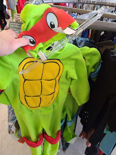 Thrift Store «Greenfield & University Goodwill Retail Store & Donation Center», reviews and photos, 4412 E University Dr, Mesa, AZ 85205, USA