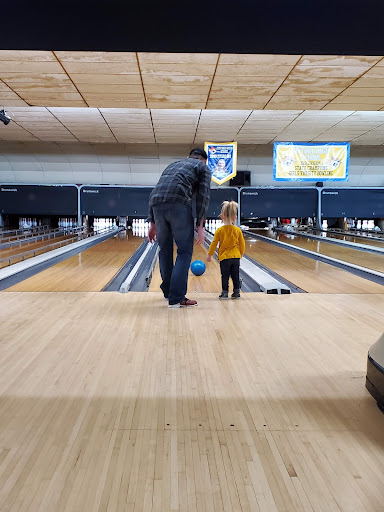 Bowling Alley «Collier Lanes», reviews and photos, 879 S Lapeer Rd, Oxford, MI 48371, USA