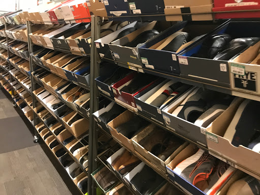 Shoe Store «DSW Designer Shoe Warehouse», reviews and photos, 1650 Airport Blvd #350, Pensacola, FL 32504, USA