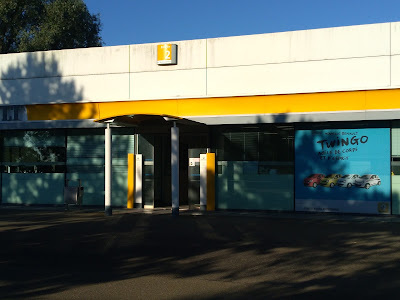 RVP (Renault Vente véhicules au Personnel) à Guyancourt