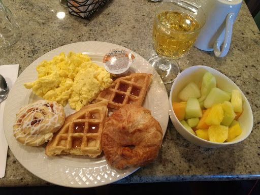 Hotel «DoubleTree by Hilton Hotel Tinton Falls - Eatontown», reviews and photos, 700 Hope Rd, Eatontown, NJ 07724, USA