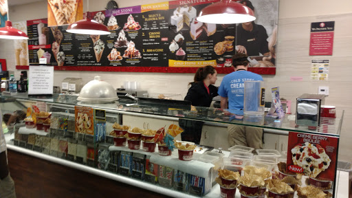 Ice Cream Shop «Cold Stone Creamery», reviews and photos, 27071 McBean Pkwy #3b, Santa Clarita, CA 91355, USA