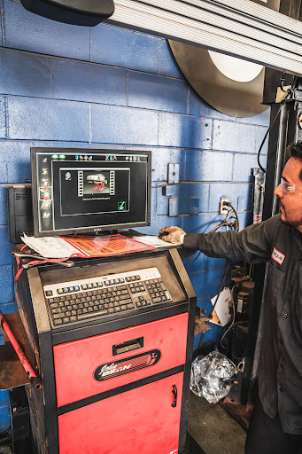 Auto Parts Store «Pep Boys Auto Parts & Service», reviews and photos, 1317 Triangle Dr, Clarksville, IN 47129, USA