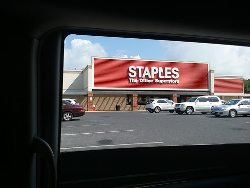 Office Supply Store «Staples», reviews and photos, 850 Statler Blvd, Staunton, VA 24401, USA