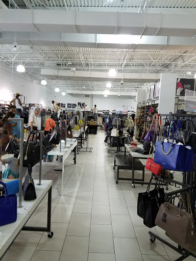 Department Store «Saks OFF 5TH», reviews and photos, 3310 Livermore Outlets Dr, Livermore, CA 94551, USA